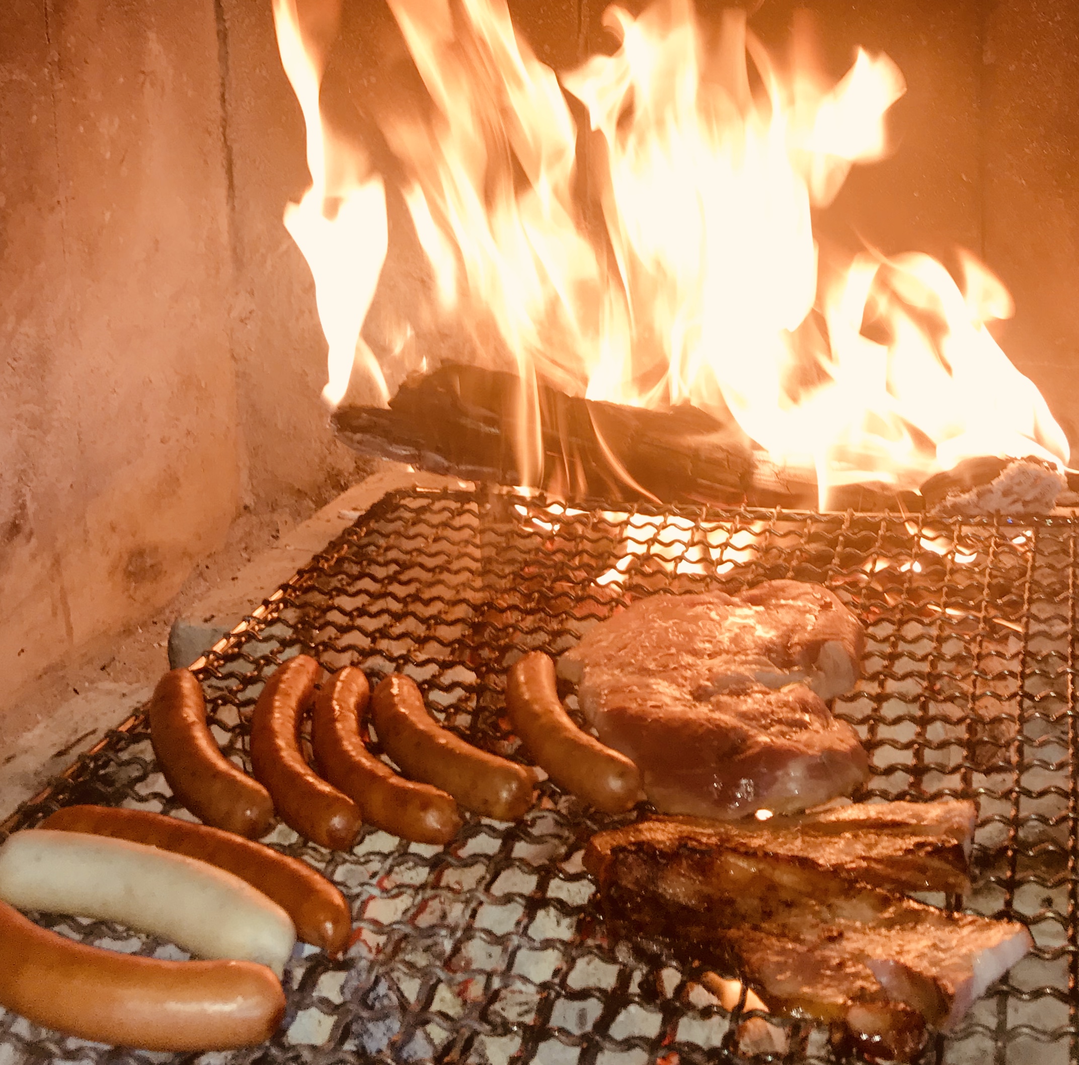 薪の直火焼き料理はじめました カーブドッチ ワイナリー 薪の直火焼き料理はじめました カーブドッチ ワイナリー